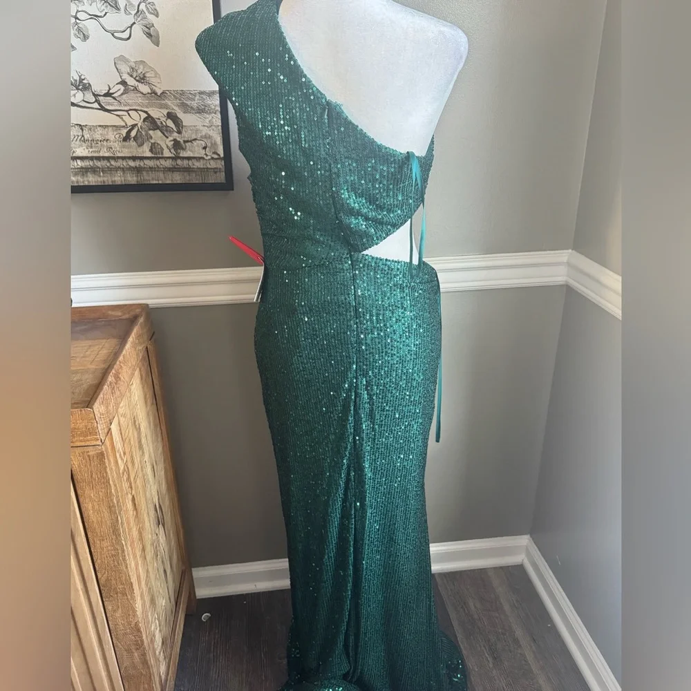Ieena Mac Duggal 42022 Green Sequined One Shoulder Cut Out Evening Gown Maxi‎ 2